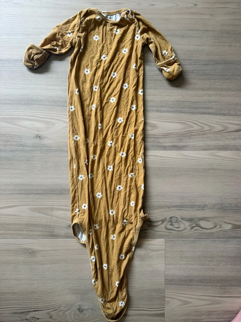 Mustard Daisy Knotted Gown & Hat - Newborn Sleep Set